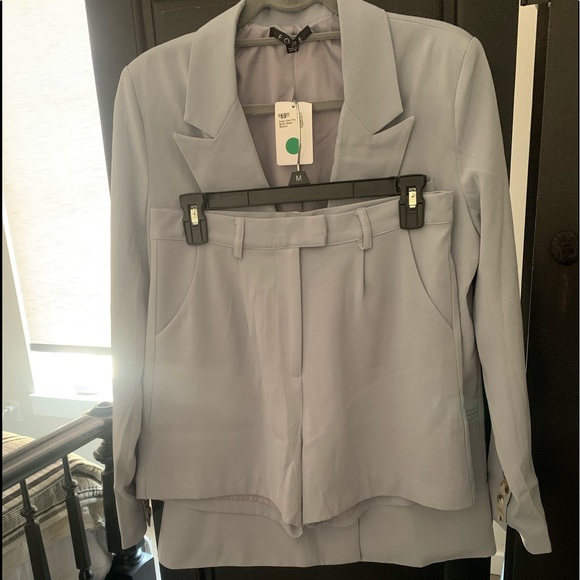 Blazer and shorts coord set - Picture 7 of 10